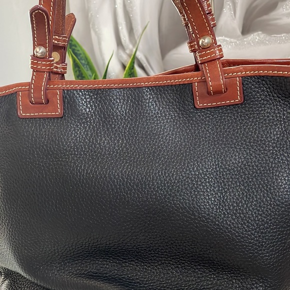 Dooney and Burke Pebbled Leather - Picture 11 of 17